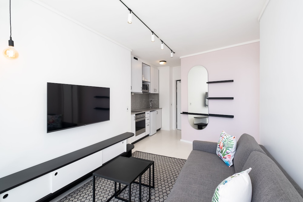 The Flamingo by Perch Stays