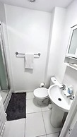 Modern 3 BR House for Contractors