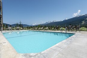 Ironwoods Blueberry Hill by Whistler VR