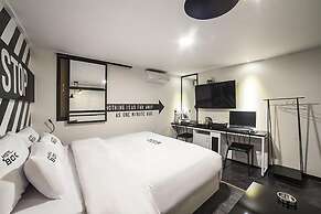 Gunsan Hotel Box