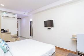 Hyphen Grand Hotel