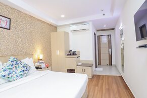 Hyphen Grand Hotel