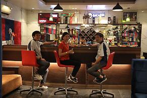 Hyphen Grand Hotel