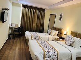 Hyphen Grand Hotel