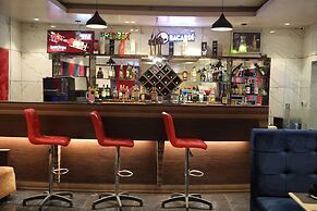 Hyphen Grand Hotel