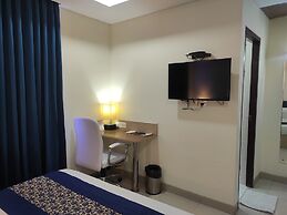 Hyphen Grand Hotel