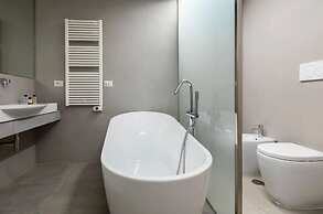 Croce Apartments