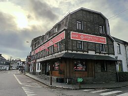 Pitlane Lodge
