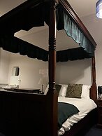 Carlton Hotel
