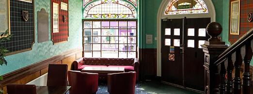 Carlton Hotel