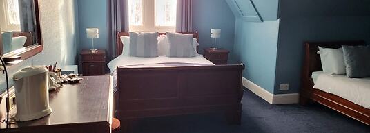 Carlton Hotel