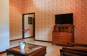 Uzhupud Garden Hotel & lodge