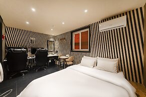 HOTEL LARIA