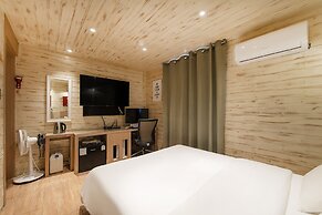 HOTEL LARIA