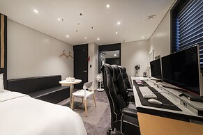 HOTEL LARIA