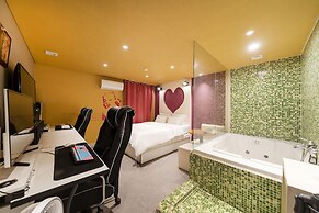 HOTEL LARIA