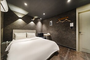 HOTEL LARIA