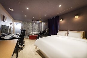 HOTEL LARIA
