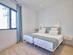 Paseo Suites Hotel