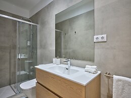 Paseo Suites Hotel
