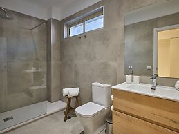 Paseo Suites Hotel