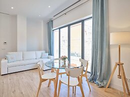 Paseo Suites Hotel
