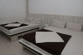 iROOMZ S Silver Suites