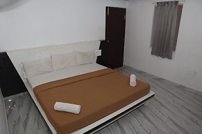 iROOMZ S Silver Suites