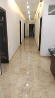 iROOMZ S Silver Suites