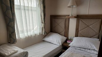 149 Unity Beach 6 Berth Encl Garden no Pets