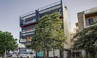 Treebo Noida Grand