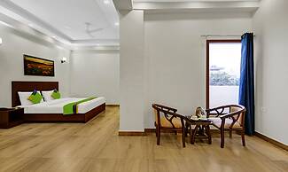 Treebo Noida Grand