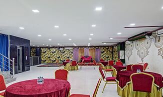 Treebo Noida Grand