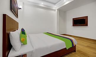 Treebo Noida Grand