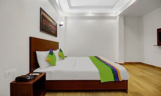 Treebo Noida Grand