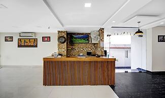 Treebo Noida Grand