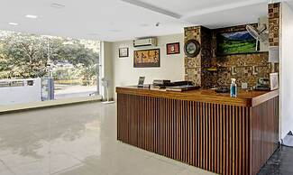 Treebo Noida Grand