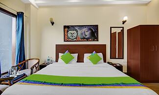 Treebo Noida Grand