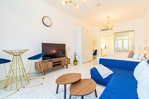 Gorgeous Studio with breath-taking Palm Views