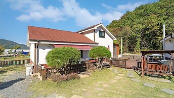 Gyeongju Hiltopia Kids Pool Villa
