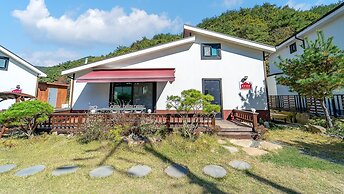Gyeongju Hiltopia Kids Pool Villa