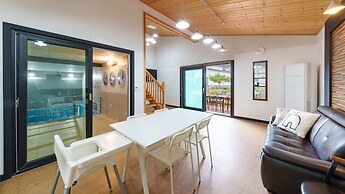 Gyeongju Hiltopia Kids Pool Villa