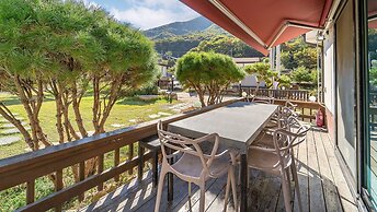 Gyeongju Hiltopia Kids Pool Villa