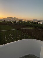 Lemon Tree Guest House and Swimming Pool
