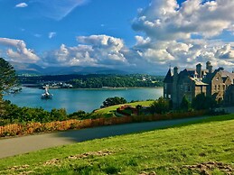Bryn Mel Manor Straits View