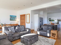 Bryn Mel Manor Straits View