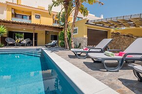 Villa Val Hala