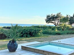 Stunning Ocean View and Private Beach