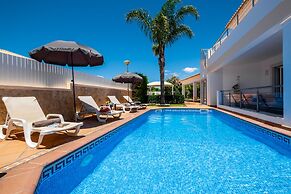 Villa Laguna