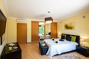 Villa Laguna